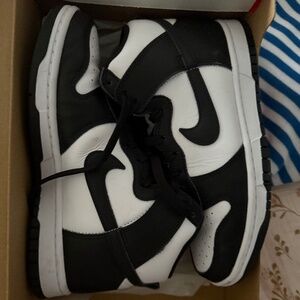 Nike panda High Top
